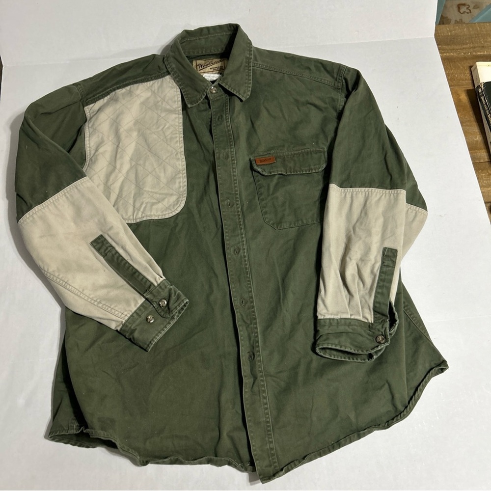 Men's Green and Cream Shooting Jacket button upWoolrich padded shoulder Size XL